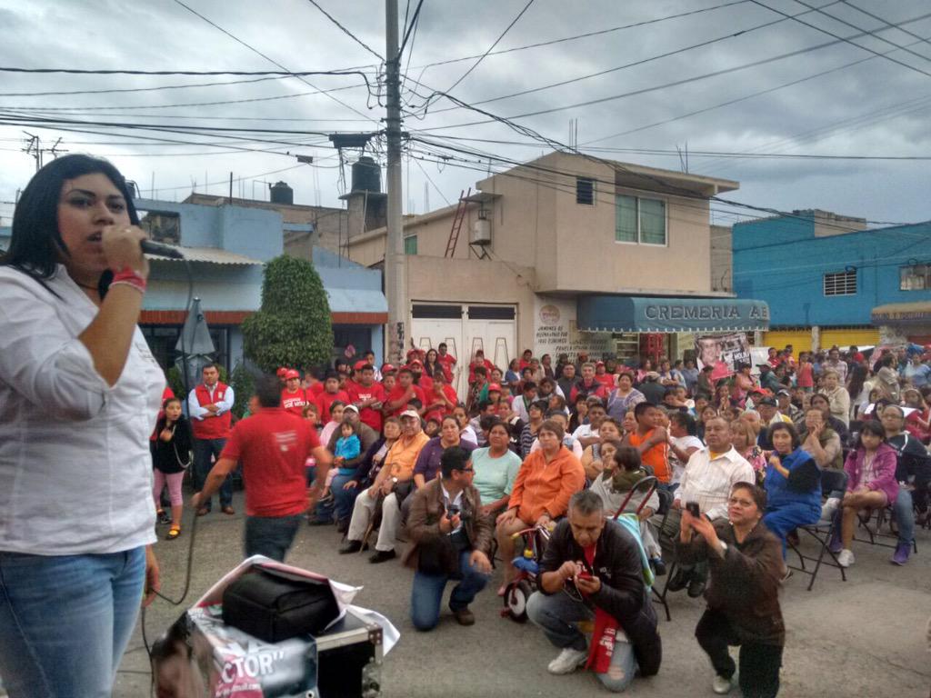YunuemW's tweet photo. Un gusto recorrer el #Distrito31 con @MolinaRusiles, @carocharbel, Arturo Romero, Azucena García y Eduardo Quiles. http://t.co/K2JvURFZxA