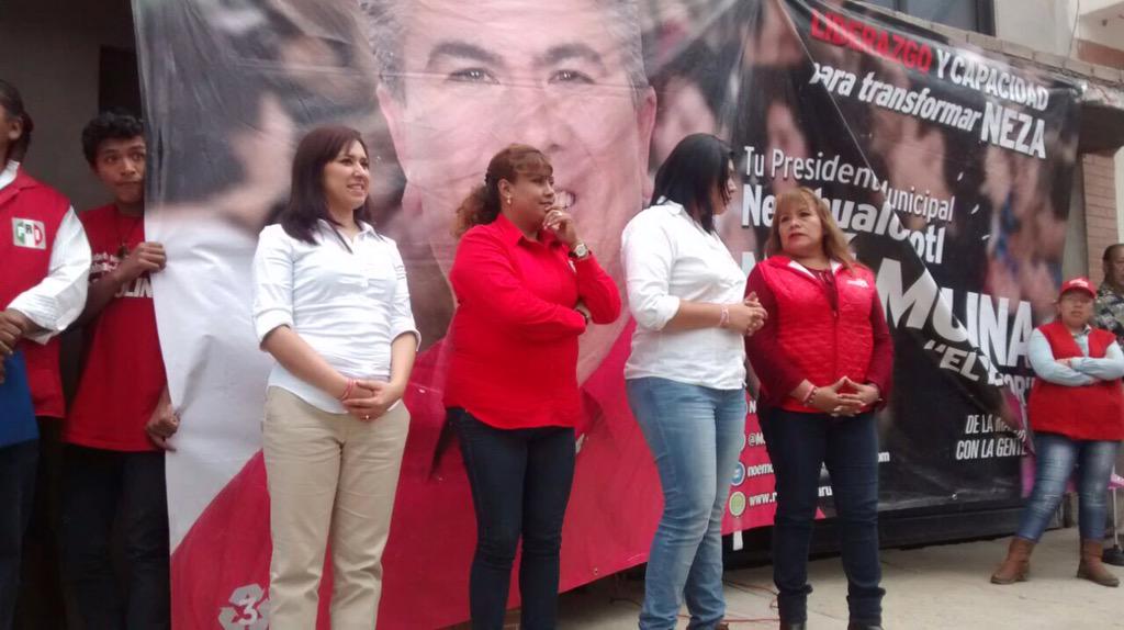 YunuemW's tweet photo. Un gusto recorrer el #Distrito31 con @MolinaRusiles, @carocharbel, Arturo Romero, Azucena García y Eduardo Quiles. http://t.co/K2JvURFZxA