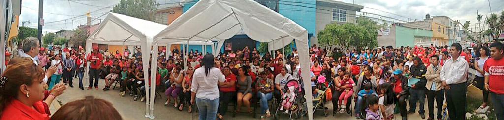 YunuemW's tweet photo. Un gusto recorrer el #Distrito31 con @MolinaRusiles, @carocharbel, Arturo Romero, Azucena García y Eduardo Quiles. http://t.co/K2JvURFZxA