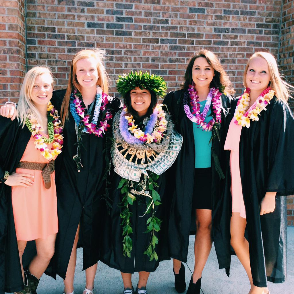 mehana_manuel's tweet photo. I'm gonna miss these fakas! @BrittneyOdum @ShannonLieber @Sara_Rose19 😫💕 #sophmores #DoneSon #GoodnightCalifornia http://t.co/sNakdAOLrR