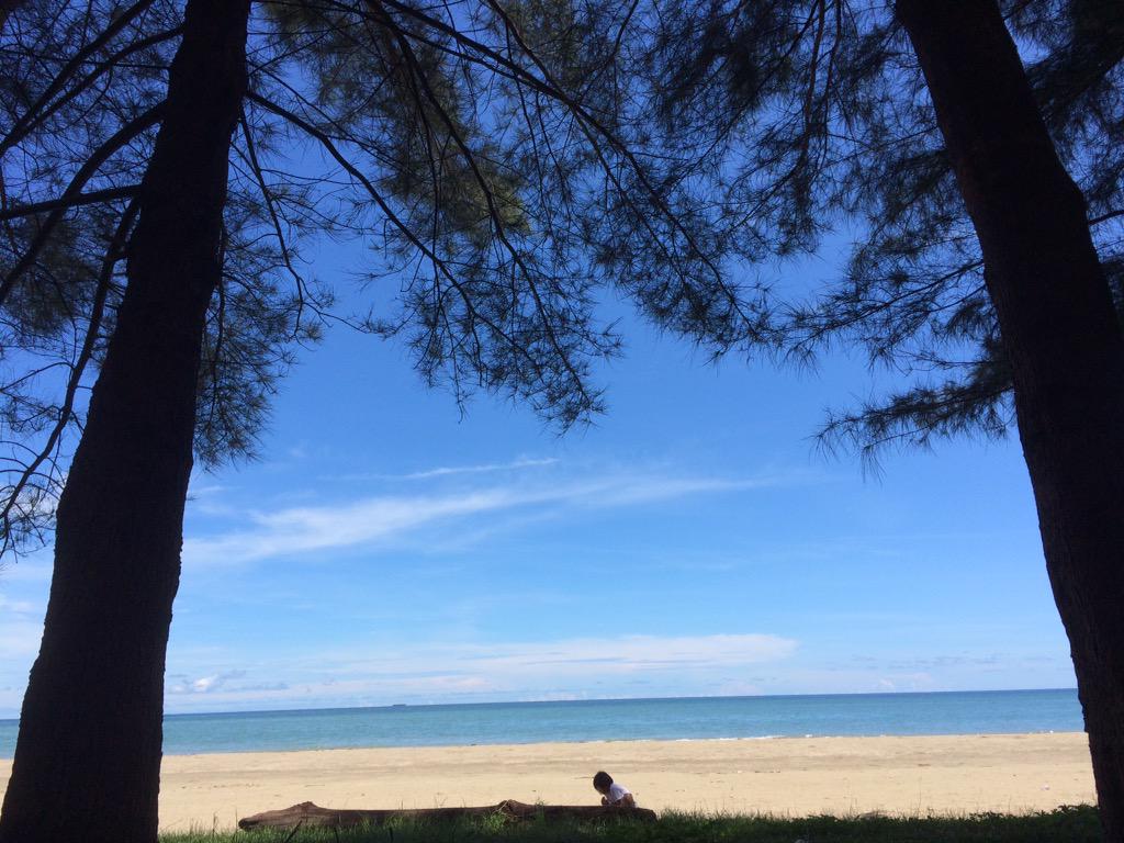 superbfight's tweet photo. beach http://t.co/1AyceWBLhx