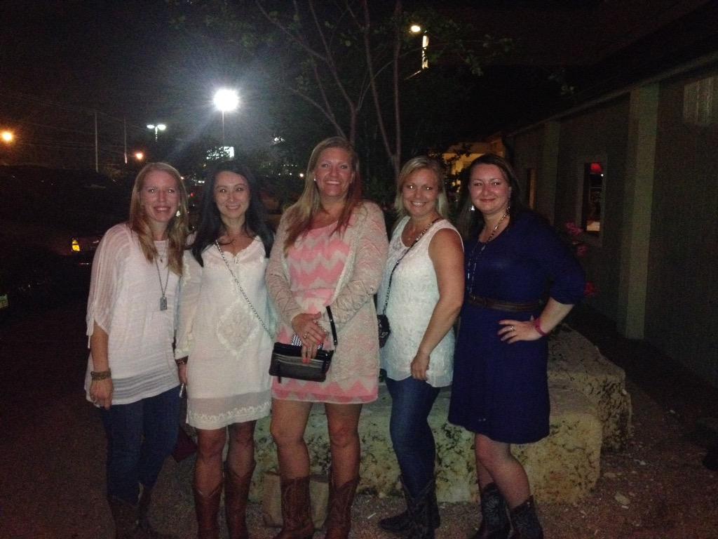 kdminear's tweet photo. Fun times with my girls! 😊 #SMAKS #girlsweekend #momsneedabreak http://t.co/gwmFYhi5EB