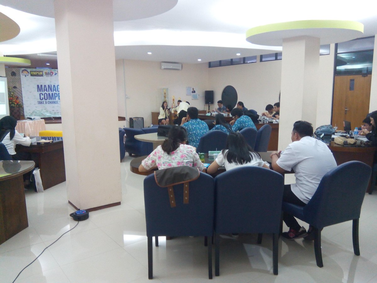 Delapan tim lagi menyantap makan siang😁