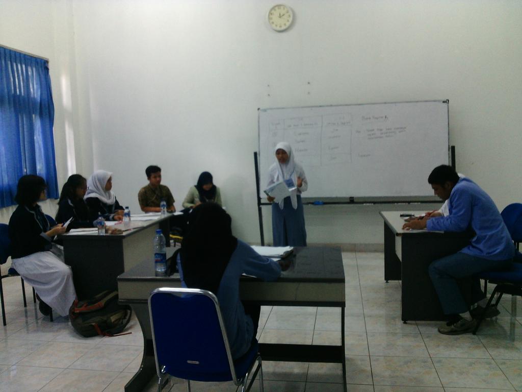 Rangkaian acara Earthvironment Week 2015, 9-10 Mei 2015
Suasana lomba debat antar SMA✊