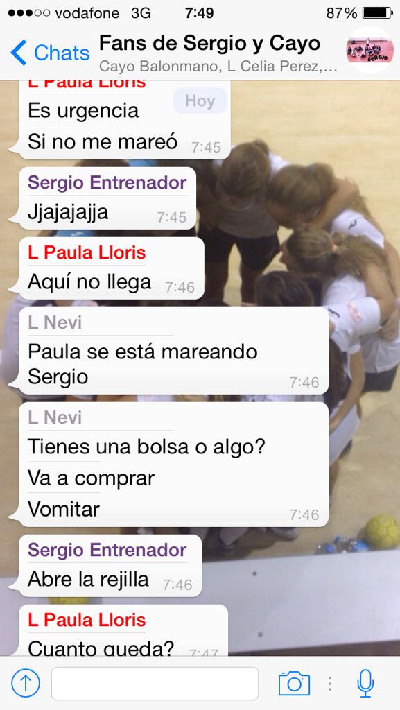 handbol_loreto's tweet photo. Bus rents😂✋🏻⚽️ http://t.co/Ie9yiTE47A