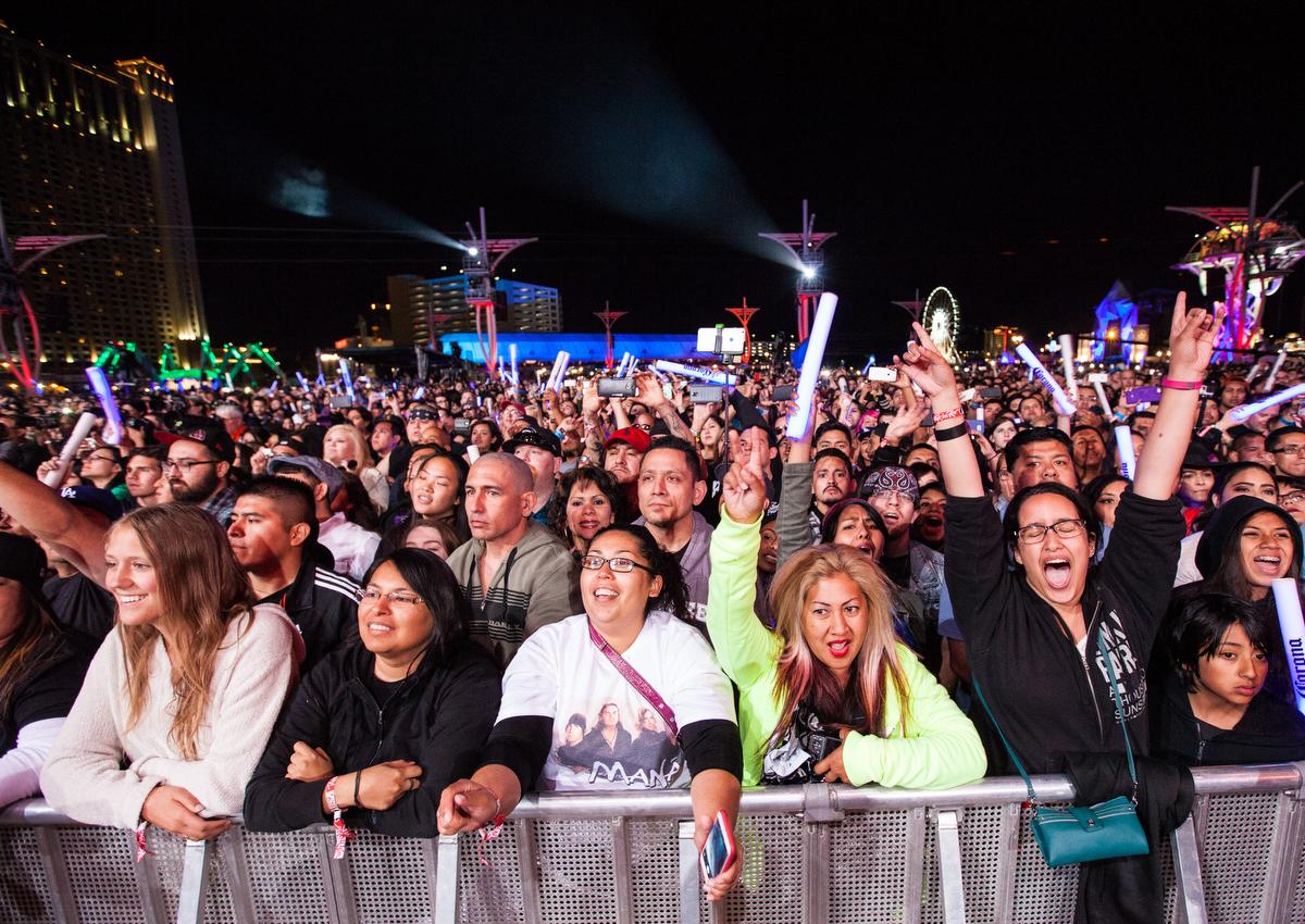 CSStevensphoto's tweet photo. #Mana just put on a great performance at #RockinRio @reviewjournal #manaband #rockinrio #lvrj http://t.co/iicAyrbVLA