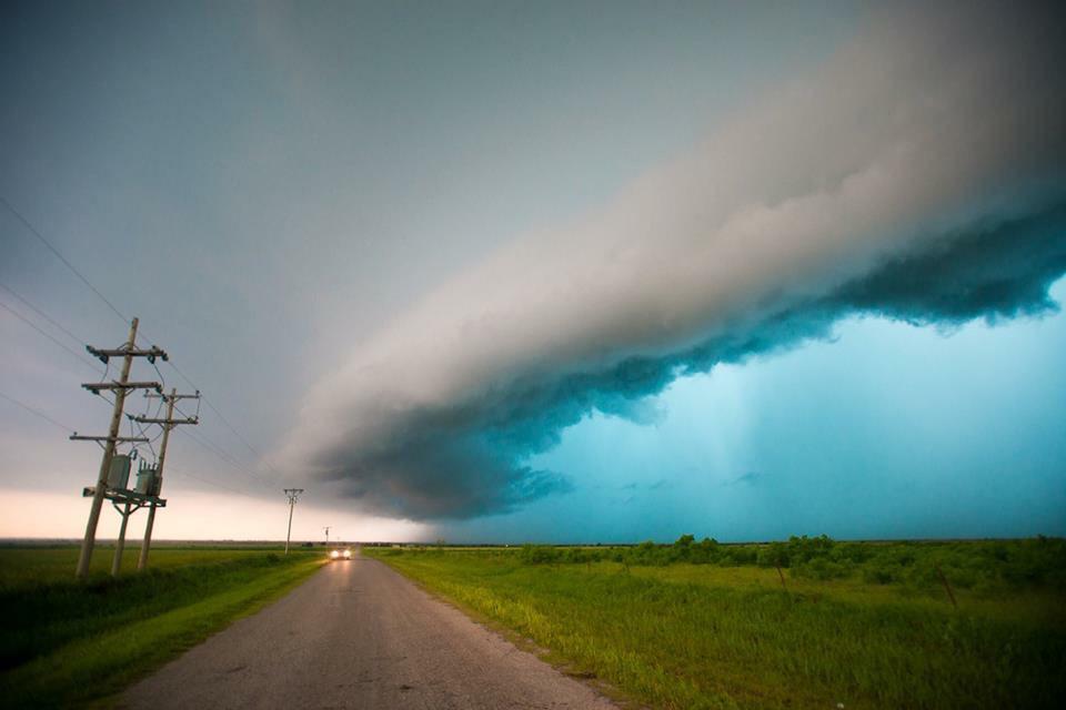 kkniskern's tweet photo. @garyeOK Tornado-Warned Supercell East of Burkeburnet, TX and South of Randlett, OK. #okwx #txwx #Storms #wickedblue http://t.co/daqeVJ4IhI