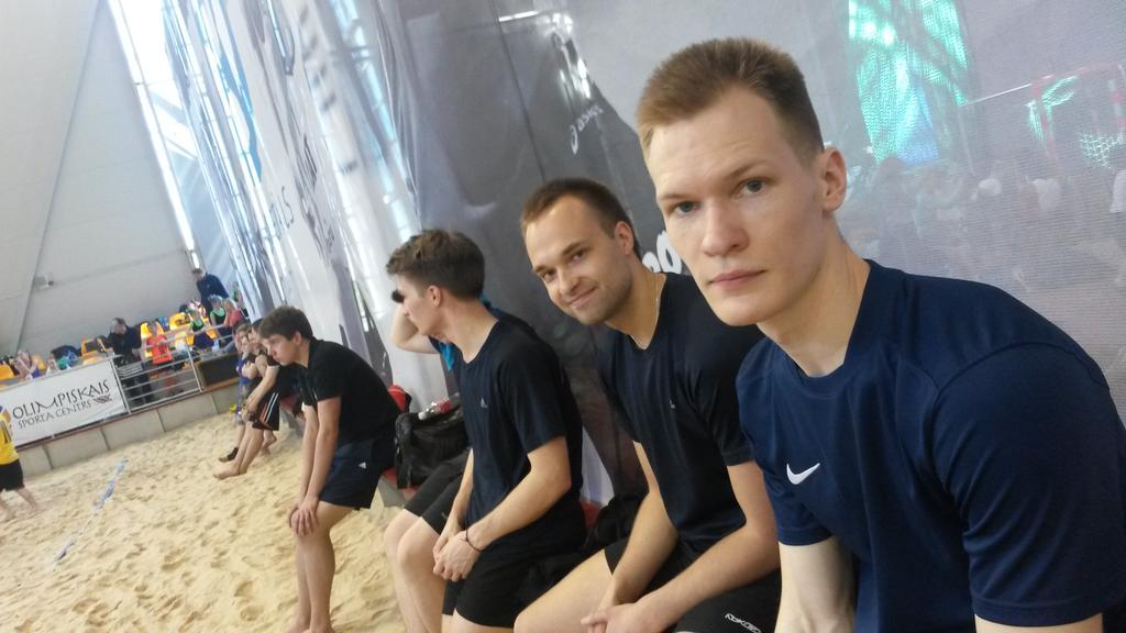 TDAGatve's tweet photo. Gatve1 uzvar, bet Gatve2 zaudējums. Gaidam apakšgrupas piekto un pēdējo spēli. #Liesmaskauss http://t.co/w30PSFoCDJ