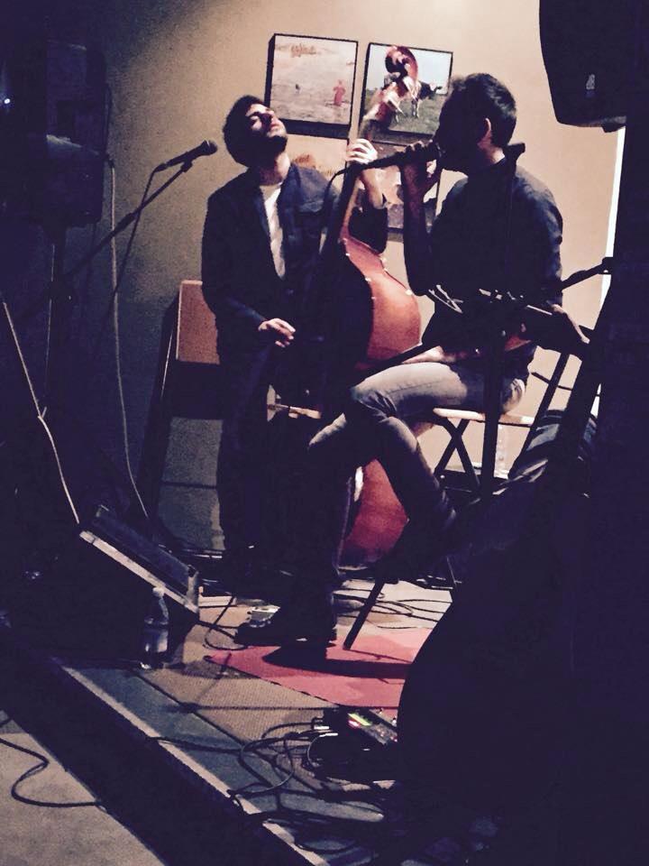 StereoGazette's tweet photo. #picoftheday #21grammi @MelvilleCaffe #livemusic #acoustic http://t.co/70euEEsOMp