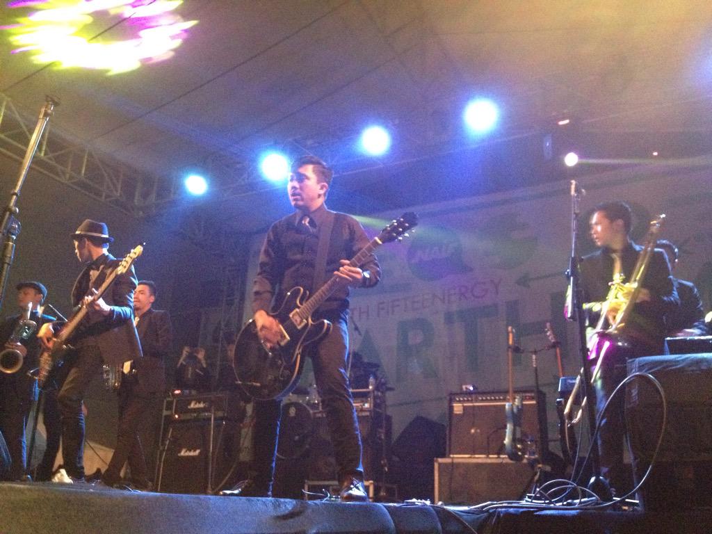 Fifteenergy's tweet photo. Bandung inikami orcheska on stage! Yeaaaaaayyyyy! http://t.co/2mxQXBtDoj