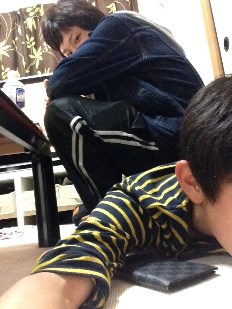 horiyu_'s tweet photo. 最近こいつにやがってます。
俺の上に座ってます。
あと「お前」と呼ばれるようになりました。 http://t.co/wGMXJ8xigt
