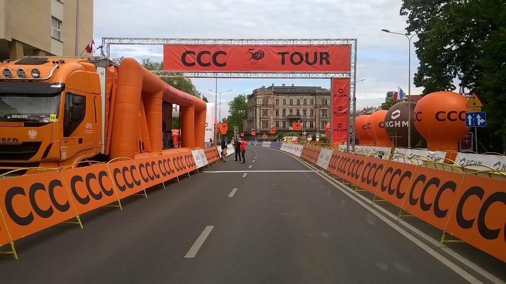 naszosiepl's tweet photo. Jesteśmy juz na starcie ostatniego etapu #Grody2015 w Legnicy! Ruszamy o 14! http://t.co/5il29BBCOl