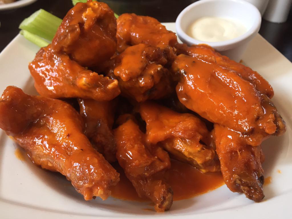 _melaniemay's tweet photo. Such a great way to start my day! Absolutely delicious #chickenwings in the @AnvilRestaurant Saggart #Dublin #brunch http://t.co/shCq47Pbo9