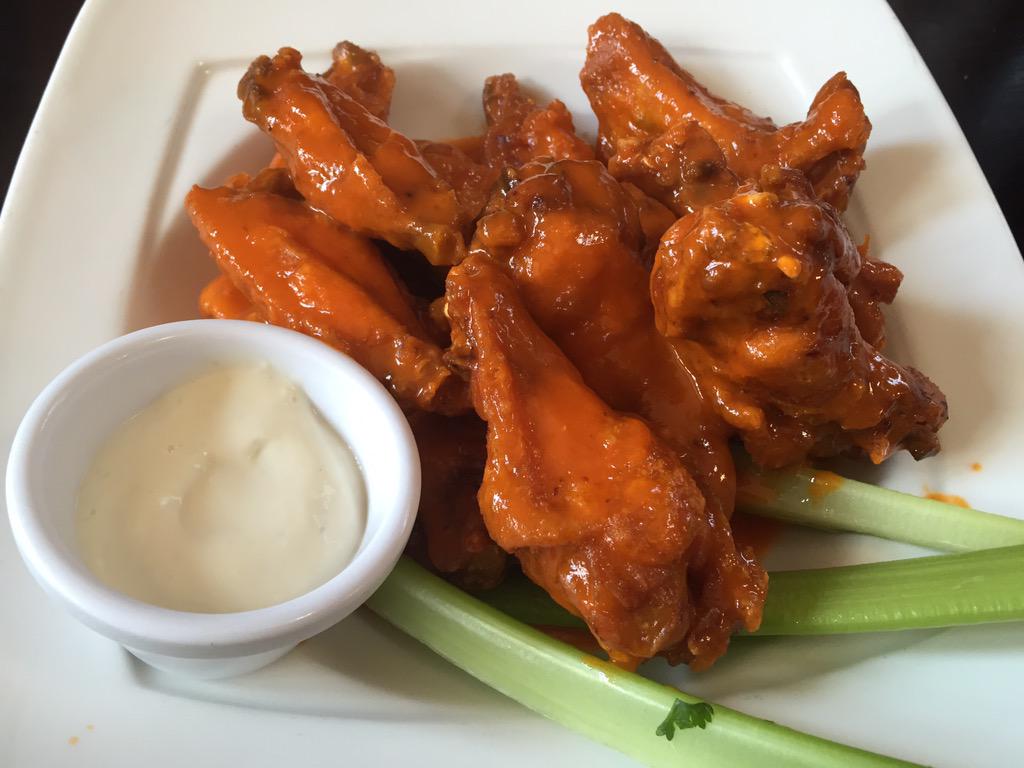 _melaniemay's tweet photo. Such a great way to start my day! Absolutely delicious #chickenwings in the @AnvilRestaurant Saggart #Dublin #brunch http://t.co/shCq47Pbo9