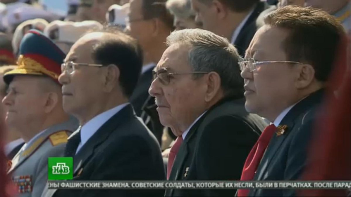 TananB's tweet photo. Манай төрийн тэргүүн парад дээр http://t.co/OjsCwgzMaH