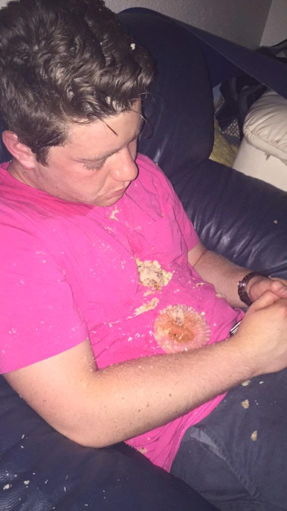 “<a href="/505albert/">The Official 505 </a>: NICK ROUND TWO <a href="/549Division/">The Division House</a> ” he washed that shirt twice yesterday :( pic.x.com/y6ap7B14lL