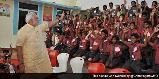 rojimjohn's tweet image. Chairs left vacant and children are made to sit on floor! #ModiStyle #PMvisitsCG