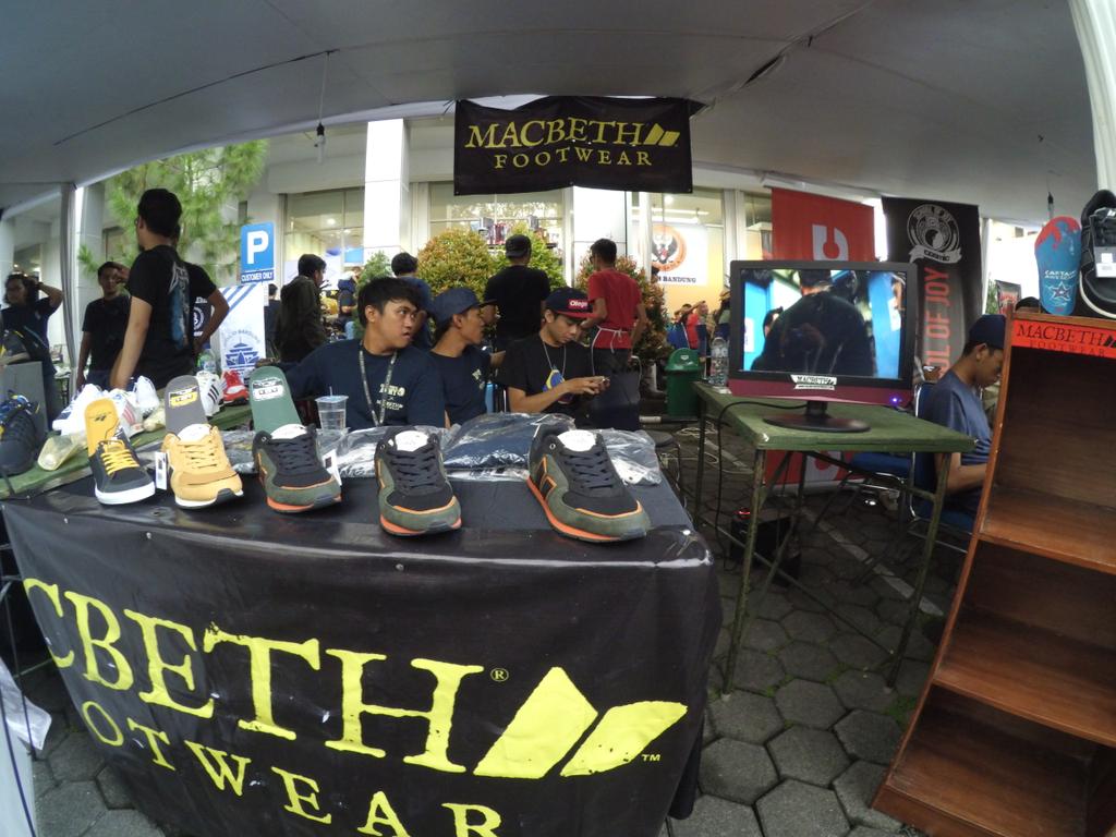 GriffonsArmy Bandung tweet media