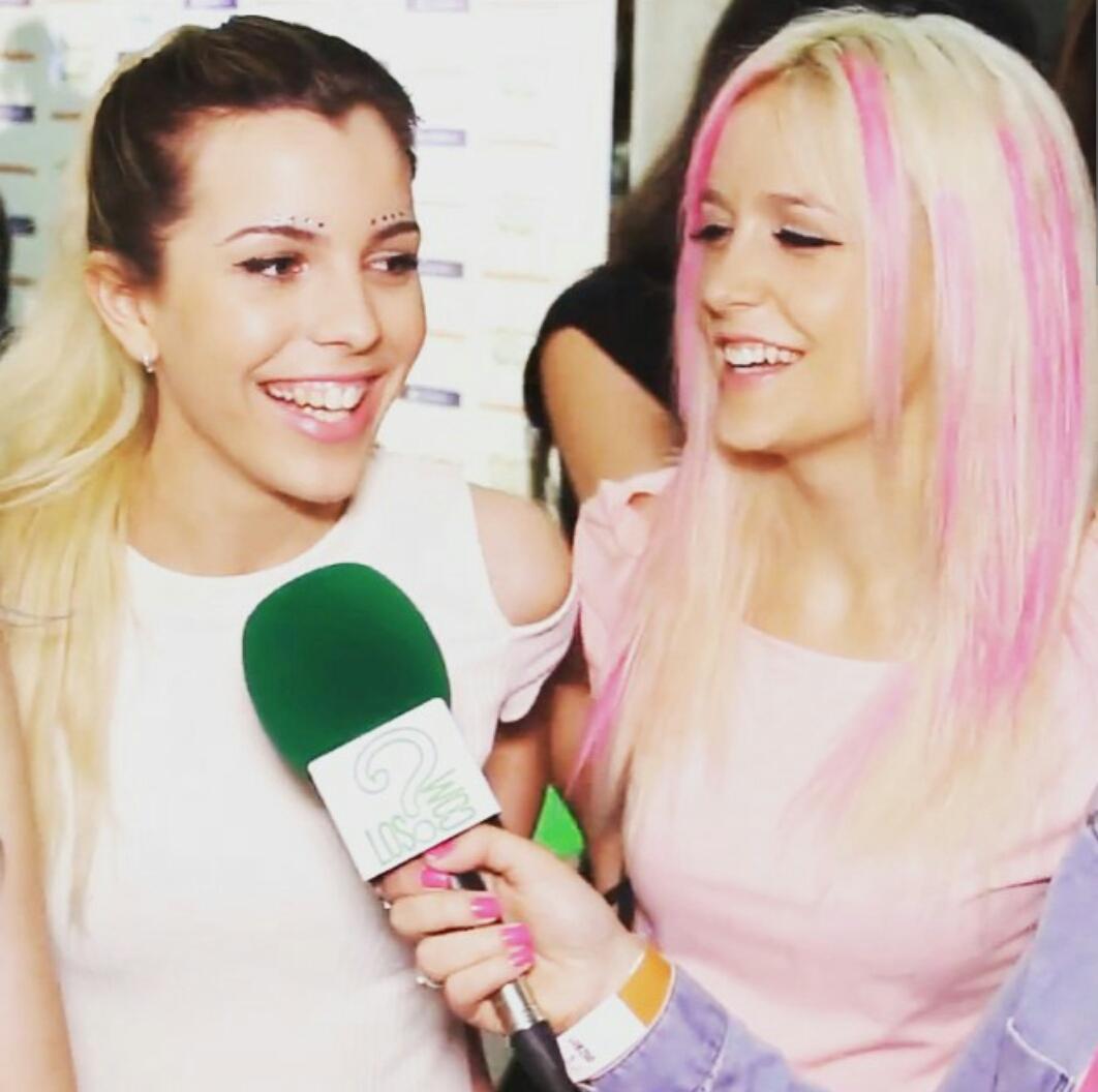 ObviouslyPla's tweet image. Más que amigas son hermanas @RocioSweetC @AlbaSweetC