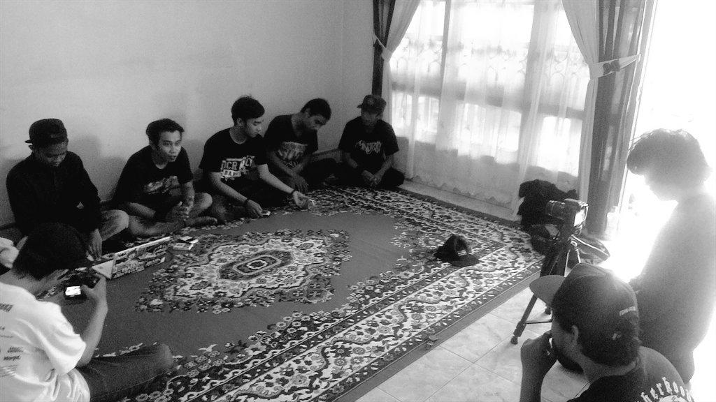 Fallin Company tweet media