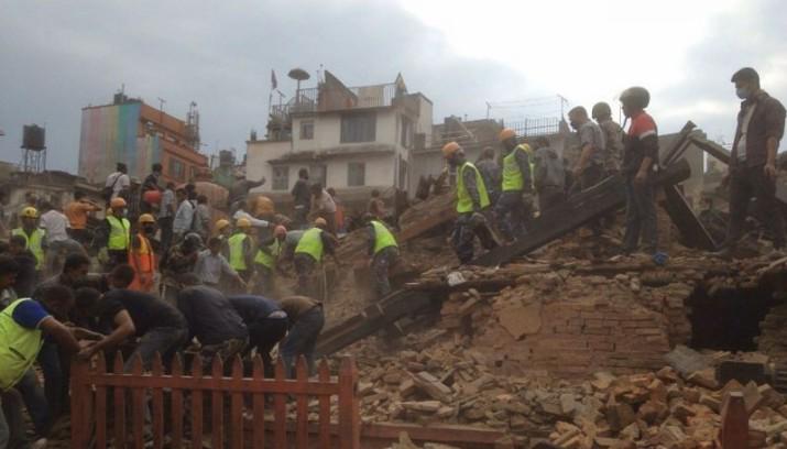 Nederland geeft nog 5 miljoen voor Nepal nieuws.nl/algemeen/20150…