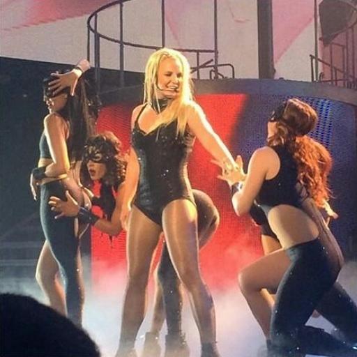 IamBritneyArmy's tweet photo. Britney #LastNight 08/05/2015
https://t.co/3VDdthpDfi http://t.co/CsmcXKTDYc