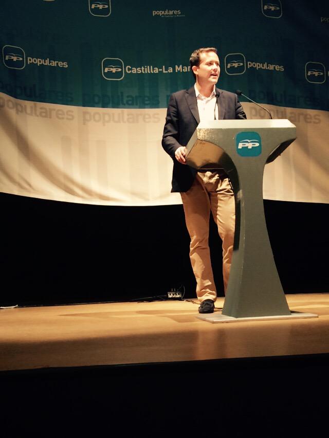 NNGGsesena's tweet photo. Presentación de programa electoral #ppseseña http://t.co/SHWCkUcLH8