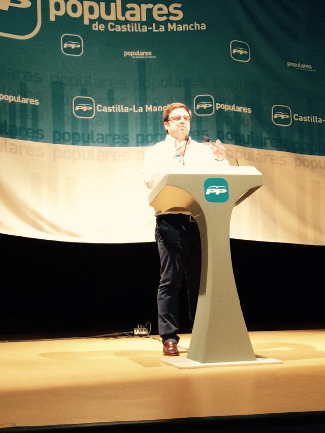 NNGGsesena's tweet photo. Presentación de programa electoral #ppseseña http://t.co/SHWCkUcLH8