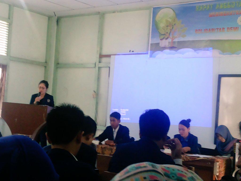 Pembacaan lpj di bidang infokom oleh kak <a href="/dinnacapriliany/">dina kapriliany</a> ..