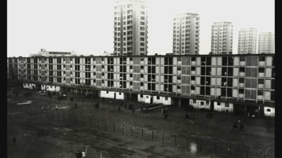#Cinéma > L'ancien camp de #Drancy existe toujours. Un film interroge la mémoire des lieux.
> bit.ly/CiteMuette
