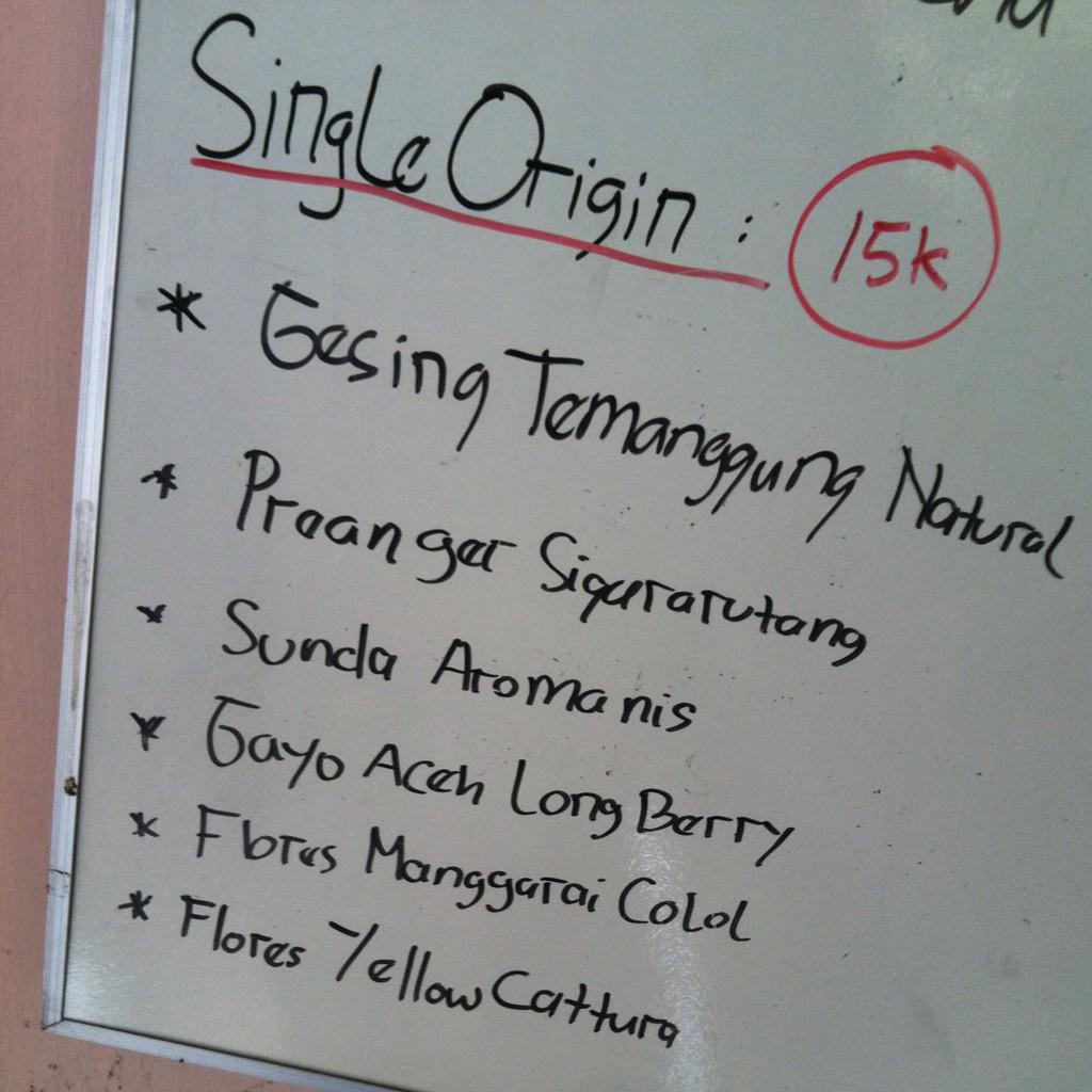 Ready today, let's brew!!
mampir kakak ☺️ #inikopi #ngopisantaidigarasi #kopi #coffee #kopi #malang #supportjomblo