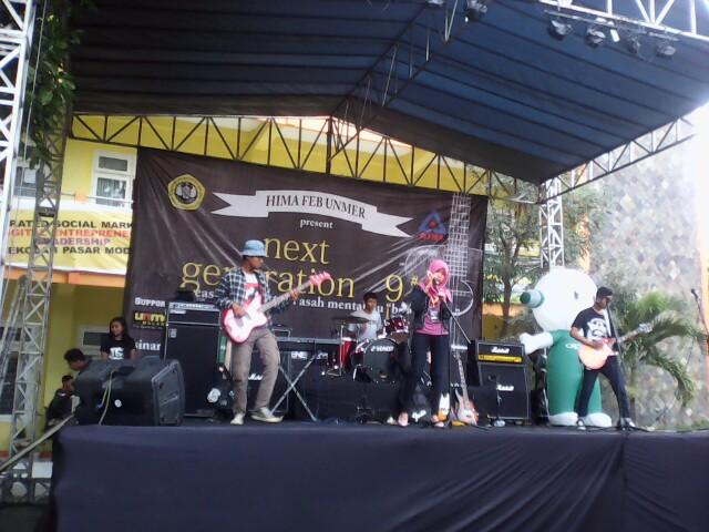Perform terakhir nihh.. Dari Underdog of Pieces Band - SMA 1 Kepanjen :)