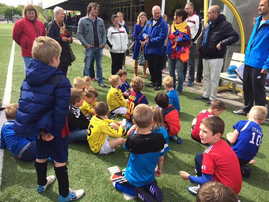 svzwollevoetbal's tweet photo. Weer een mooie ochtend voetbal voor de SV Zwolle Ukkies. Het Ukkievoetbaltoernooi werd gewonnen door Nederland. http://t.co/aRy9nWlBqk