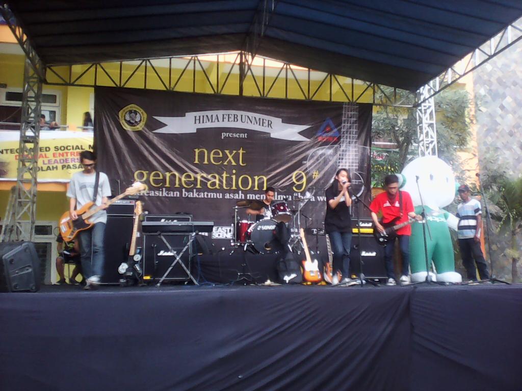 Yuhuuuuu.. Perform dari temen kita nihh WFAS Band :D :D