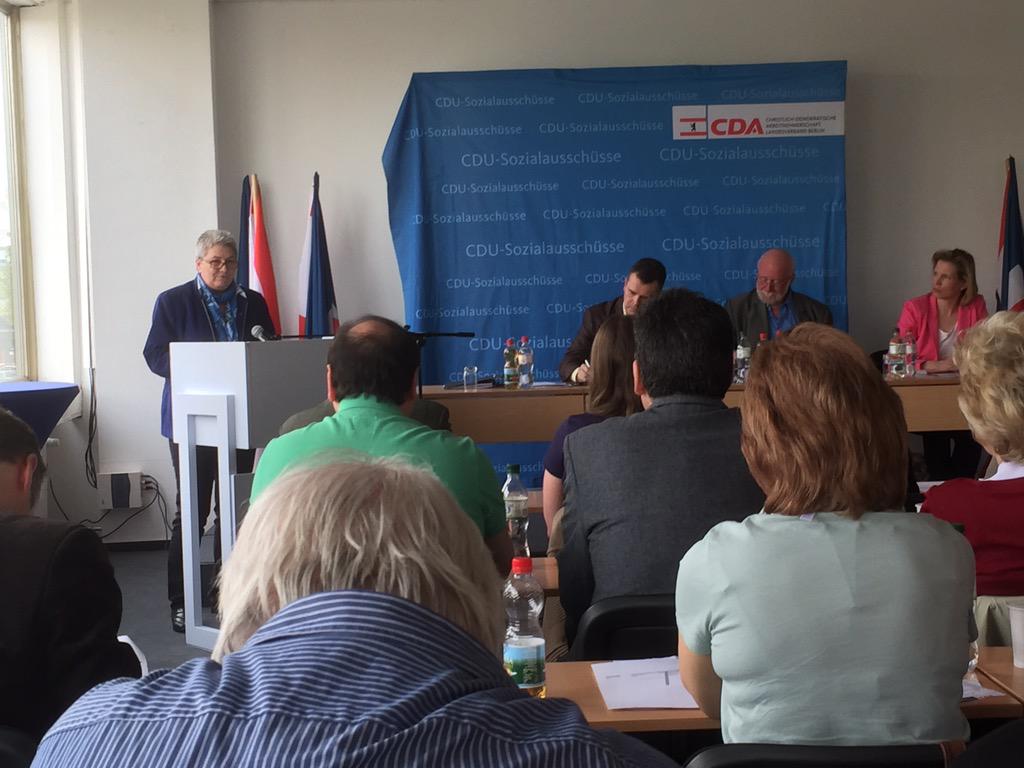 OlafLemke's tweet photo. Starkes Grußwort der stv. DGB Bundesvorsitzenden Elke Hannack! #CDABerlin #Landestagung #CDUBerlin http://t.co/06gsfAKFiE