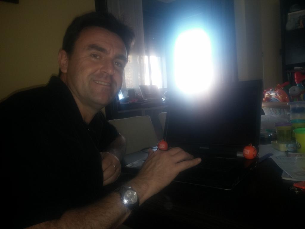 gigauz's tweet photo. Mientras mis compañeros en Mercadillo Teulada. Yo participando en #quondosrecord para ALICANTE http://t.co/6cyx2LzmbV