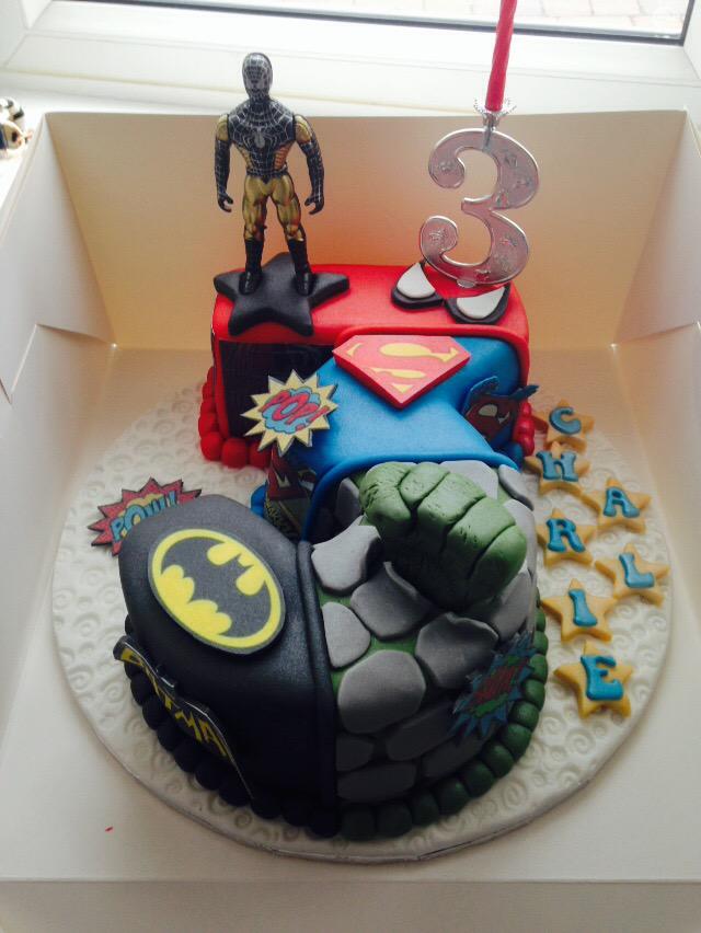 Aggregate 172+ batman superman cake super hot