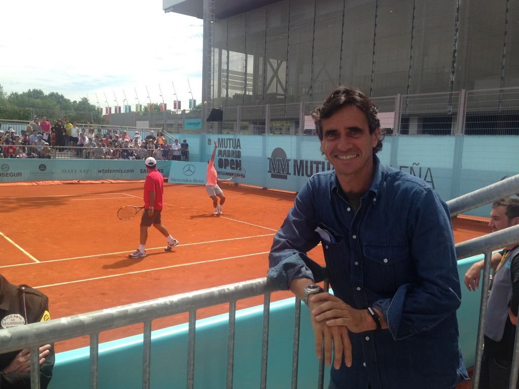 domingobelloj's tweet photo. Gran ambiente entrenamiento @RafaelNadal #MMOPEN15 #aquihaymagia para ganar a @tomasberdych y mañana #MMOPENFINAL http://t.co/Cq74o7or9O