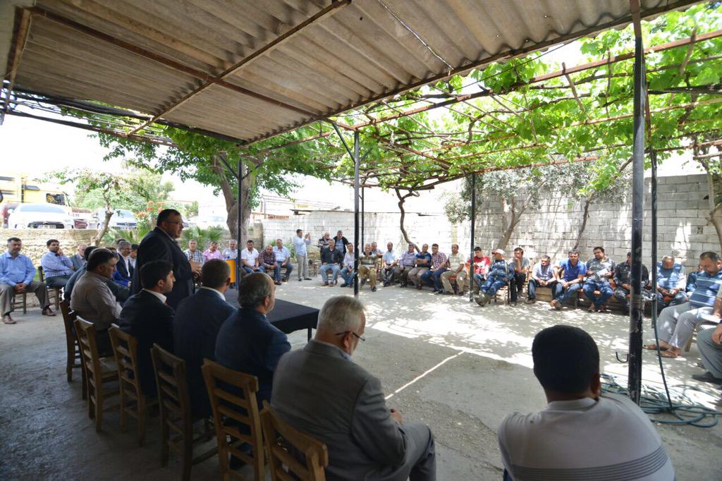 necmettincalisk's tweet photo. Kırıkhan Kamyoncular Koop ziyaret .. Kamyoncu taksit ve vergiye Çalışıyor #Milliİttifak http://t.co/9Y4E3yTHYA