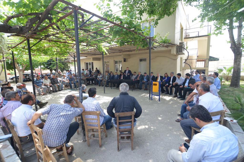 necmettincalisk's tweet photo. Kırıkhan Kamyoncular Koop ziyaret .. Kamyoncu taksit ve vergiye Çalışıyor #Milliİttifak http://t.co/9Y4E3yTHYA