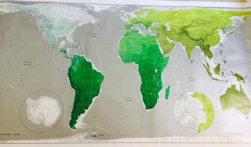 peterthevet's tweet image. Peter Projection Map. Equal area projection on the biggest single sheet of lithographic paper. Thank you #FutureMaps