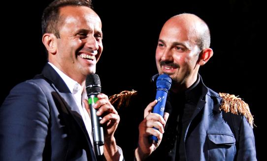 NotedEstate's tweet photo. Presentatori della serata finale il grande #AntonioCavalli e il mitico #UccioDeSantis
#NotedEstate #Festival #Matino http://t.co/KTkrby9Uo0
