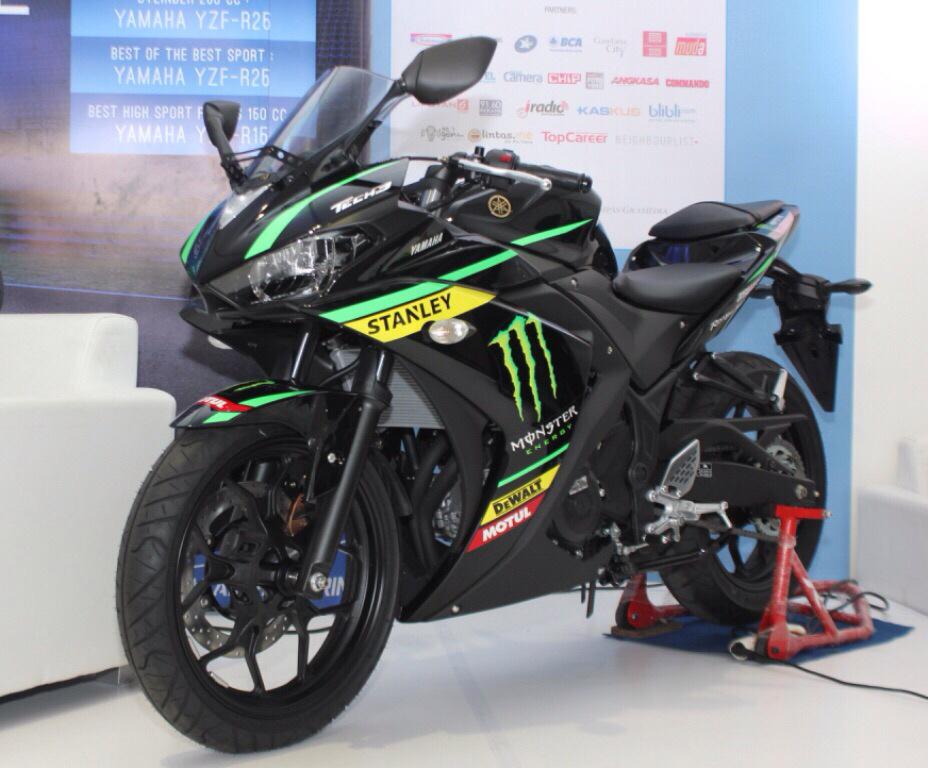 polespargaro's tweet photo. @BradleySmith38, do you want to ride these beauties with me in Indonesia next time?😘😁#YZFR15#YZFR25 @YamahaIndonesia http://t.co/0OSEqguqx9