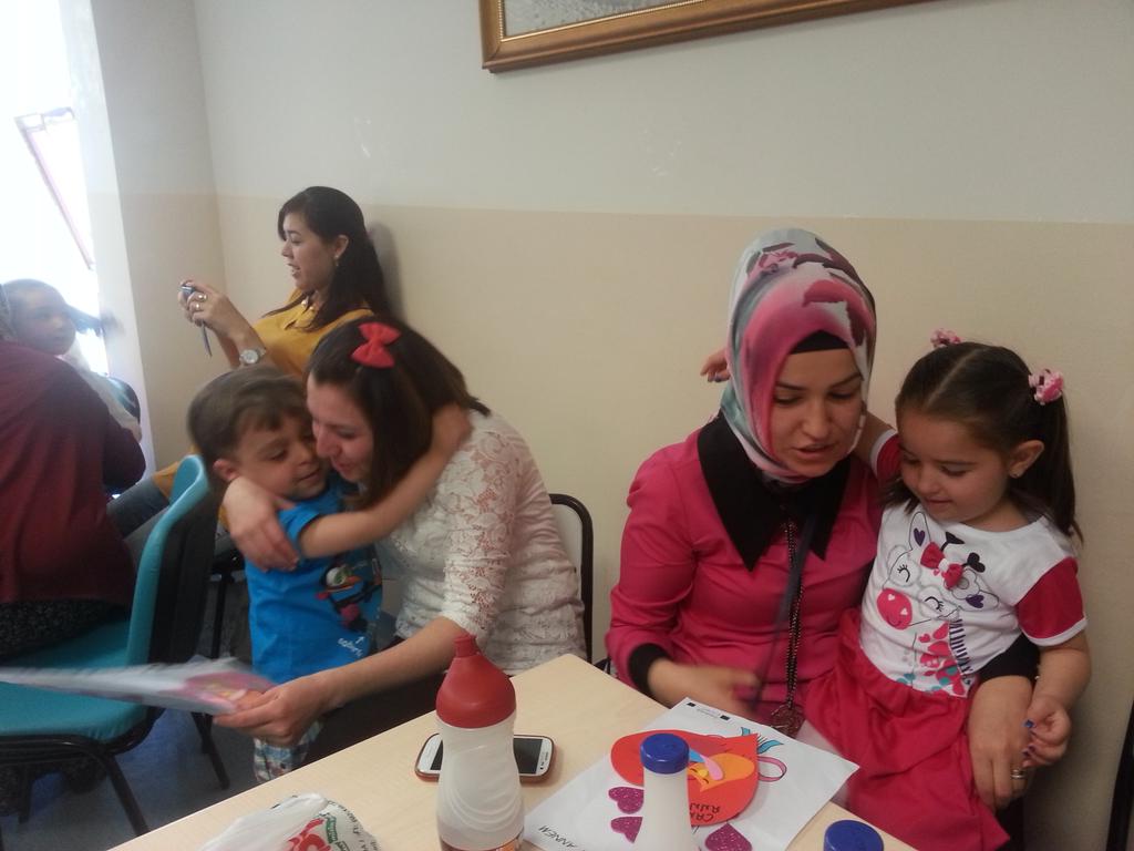gozdegursoyy's tweet photo. Annelerimize Çocuklarimizin ve merkezimizin suprizi. Tum Annelerin Anneler Gunu Kutlu Olsun @KazanAileYasam http://t.co/CX3KQjHcPx
