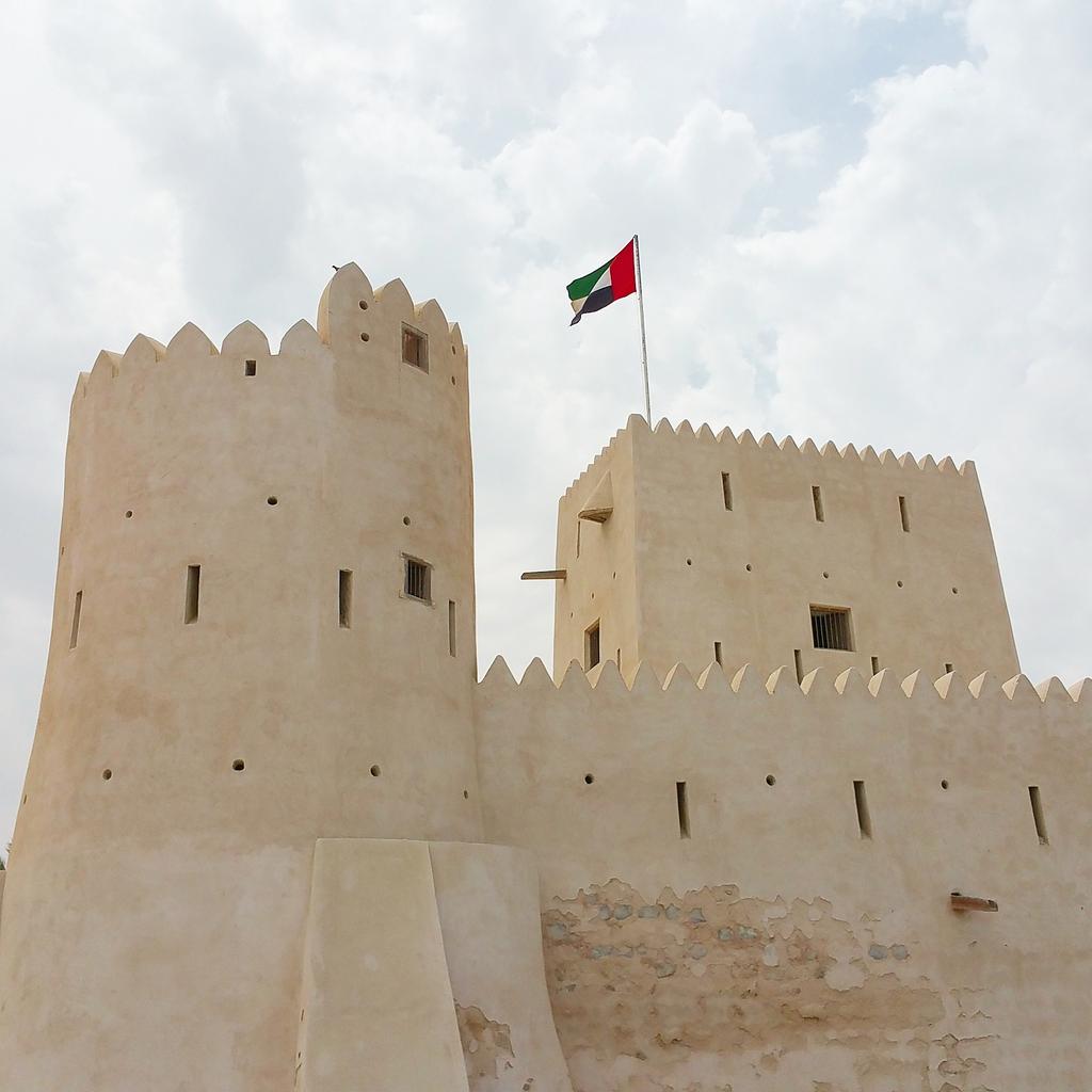 UaeInsider's tweet photo. Kalba Fort, one of the first forts used for reconnaissance and defense. Built between 150-200 years ago #uaeinsider http://t.co/RjVDWudtwZ