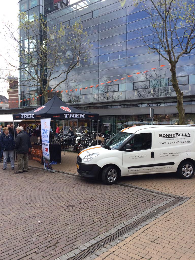 Promotiedag olympia 3 m Tour.#bonnebella #fietsenenkoffie
