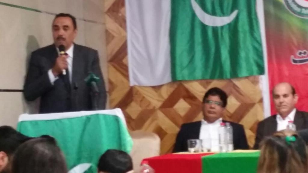 PTIUAE's tweet photo. پی ٹی آئی کی طرف سے یوم تاسیس پر منعقدہ تقریب. . http://t.co/ui0J5Tl09W
