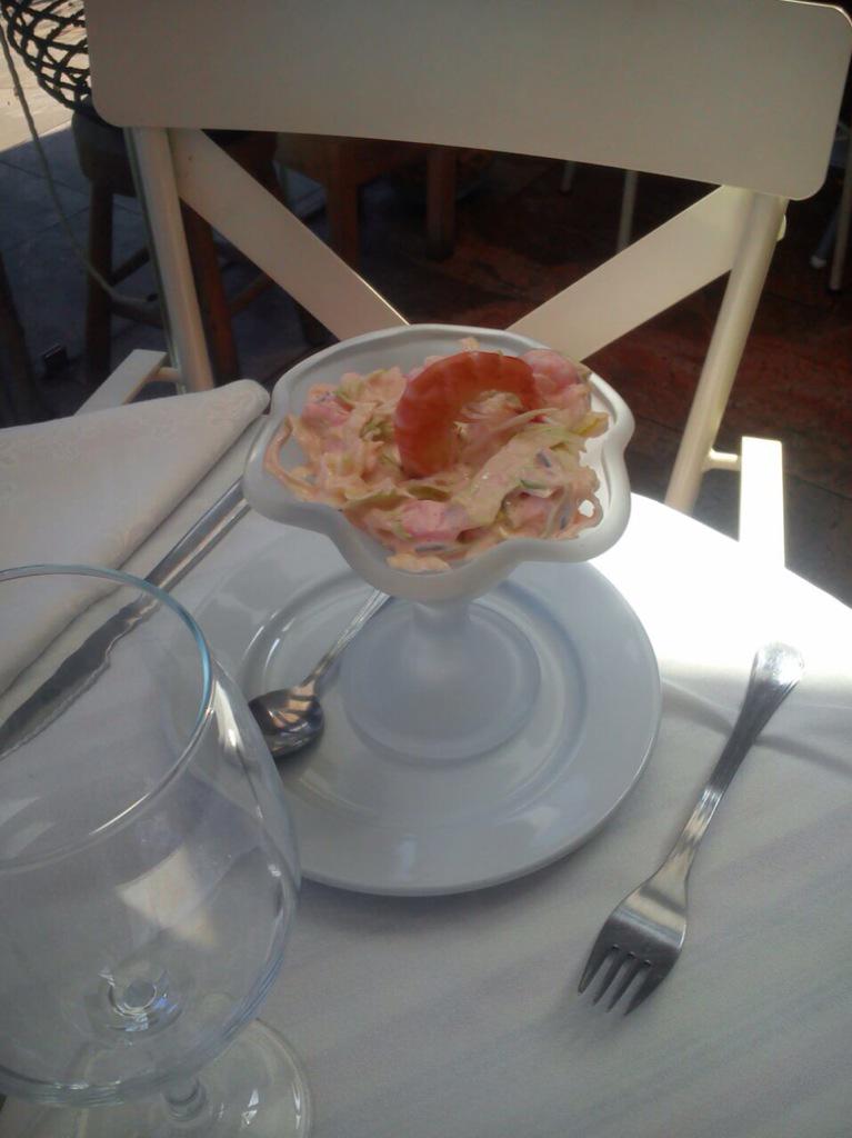 mavi_hotel's tweet photo. Yo sólo digo que está bueniiiiiisimo #coctel de #Gambas #restaurante #madrid #ElBerrueco #CampeonatoNacionalTiro http://t.co/JQAp9tOdSl