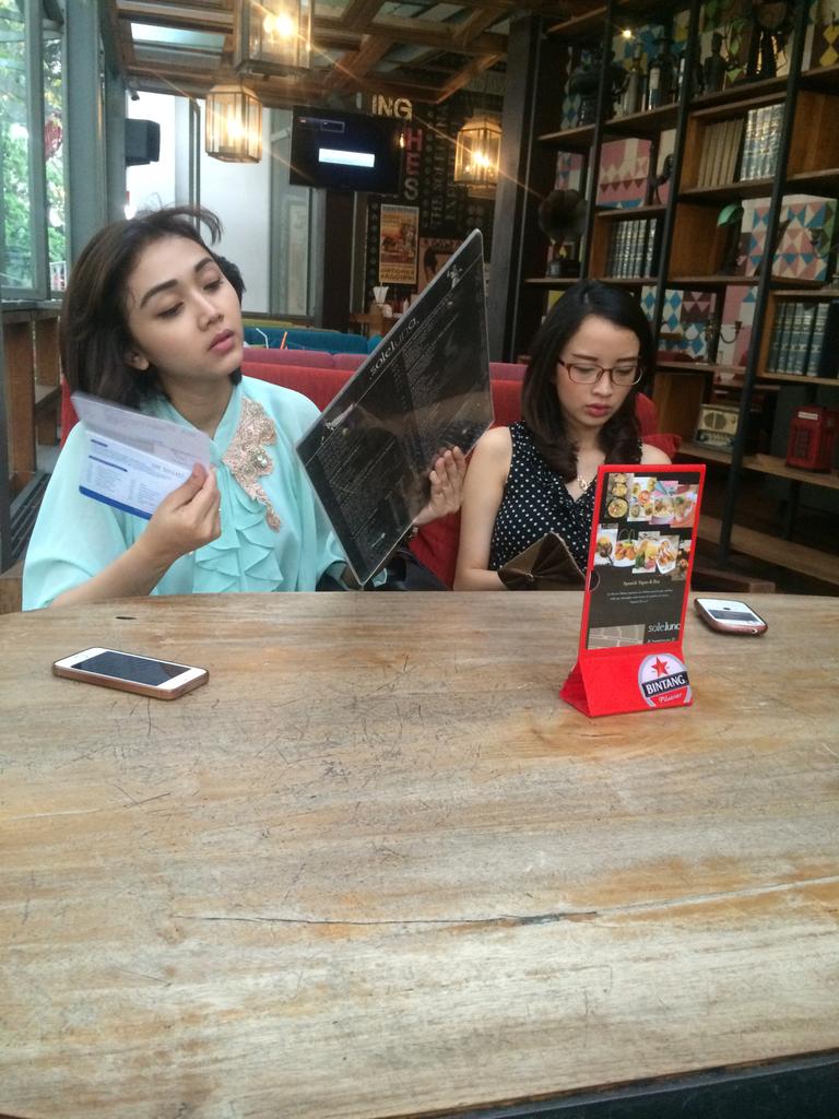 amiikumii's tweet photo. Ini jaaaahaaattt RT @ridha_13: oh my god, alfa dari agenda nongki-nongki with @fajrifad &amp; mommy @amiikumii :( http://t.co/BxKYCY1fu4