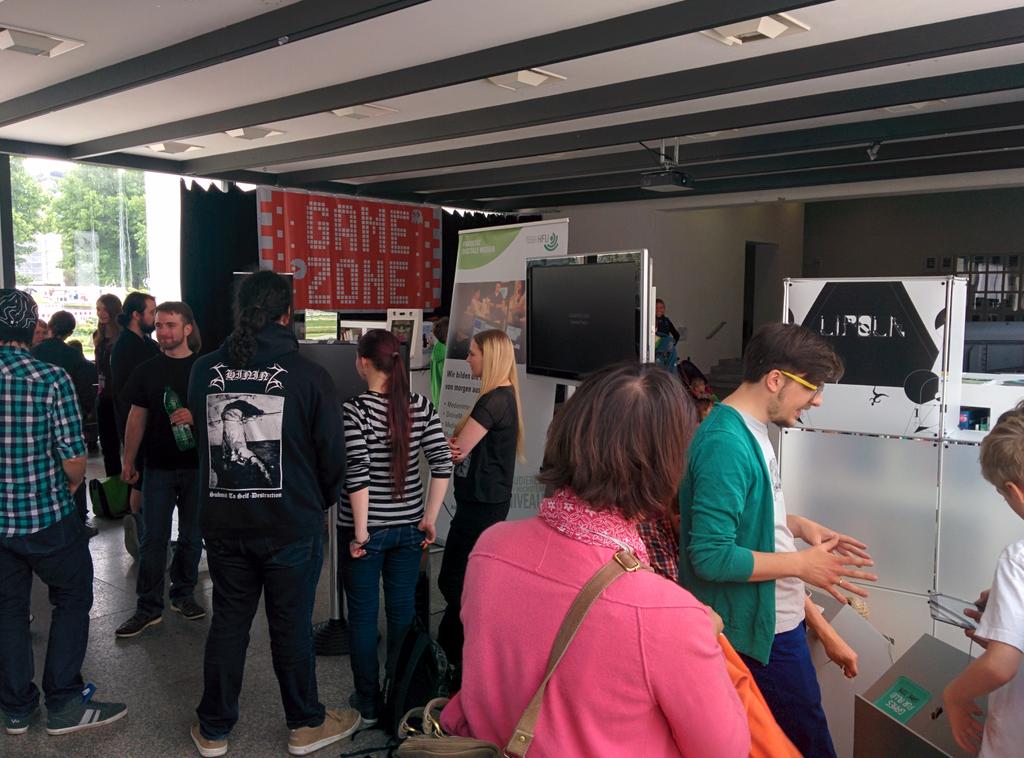 So you wanna be a #gamedesigner? Schulen stellen sich euch heute in der #itfs #gamezone vor.
